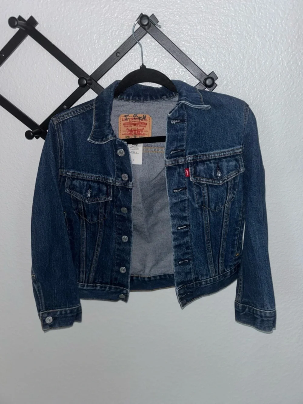 Levi’s Denim Trucker Jacket Blue Cropped Distressed Women’s Small - Picture 2 of 5